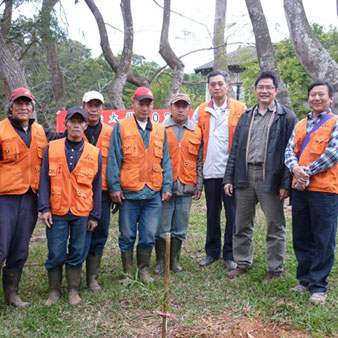 103學年度植樹週活動照片( 6 張相片 )